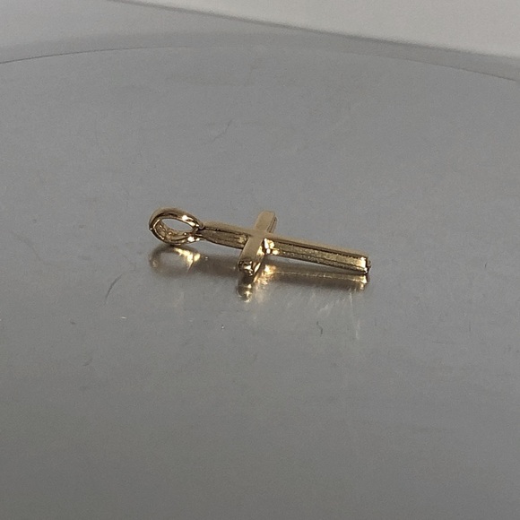 Cross Religious Pendant Charm Gold Plated Classic Unisex Design Men Women - Picture 4 of 4